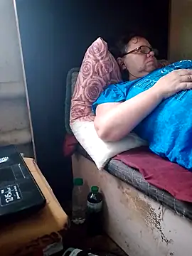 oksana72 online show from October 2, 2025, 9:38 am