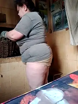 oksana72 online show from February 15, 2026, 7:16 am