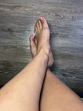 Snapshot of prettytoesfreak chatting on June 9, 2026, 4:18 pm prettytoesfreak online show from June 9, 2026, 4:18 pm