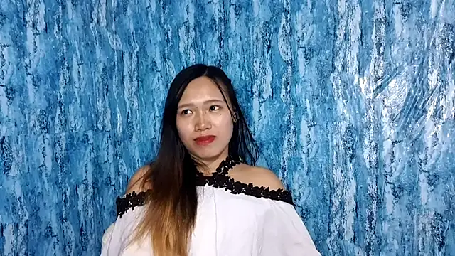 Snapshot of ZenaWojdak chatting on June 11, 2026, 12:14 pm ZenaWojdak online show from June 11, 2026, 12:14 pm