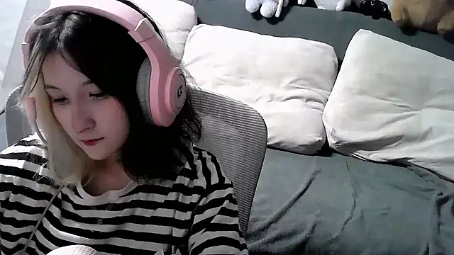 Snapshot of Lilfain_baby chatting on July 18, 2026, 12:20 pm Lilfain baby online show from July 18, 2026, 12:20 pm