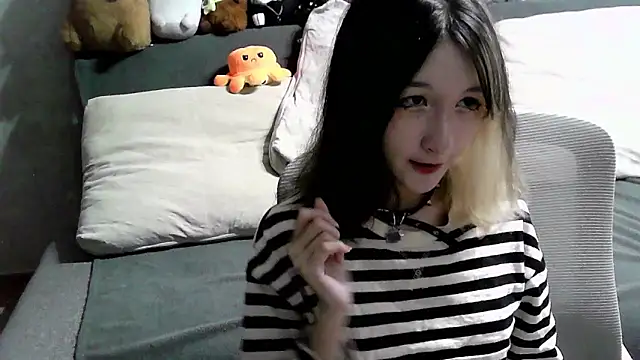 Snapshot of Lilfain_baby chatting on July 28, 2026, 12:12 pm Lilfain baby online show from July 28, 2026, 12:12 pm