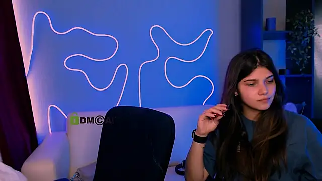Snapshot of naomi_perl chatting on June 18, 2026, 10:09 am naomi perl online show from June 18, 2026, 10:09 am