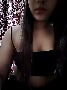 Snapshot of CuteShaluX chatting on August 7, 2026, 8:44 pm CuteShaluX online show from August 7, 2026, 8:44 pm