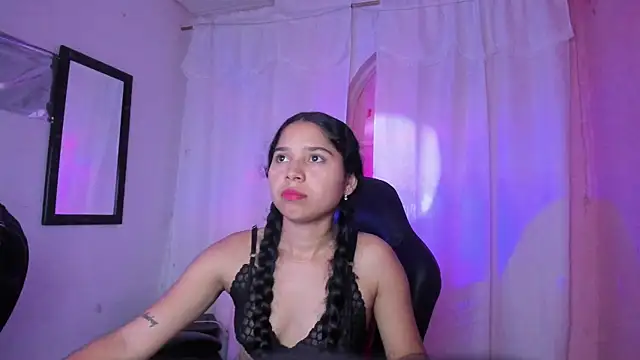 Snapshot of Milly-Way chatting on July 7, 2026, 12:42 pm Milly-Way online show from July 7, 2026, 12:42 pm
