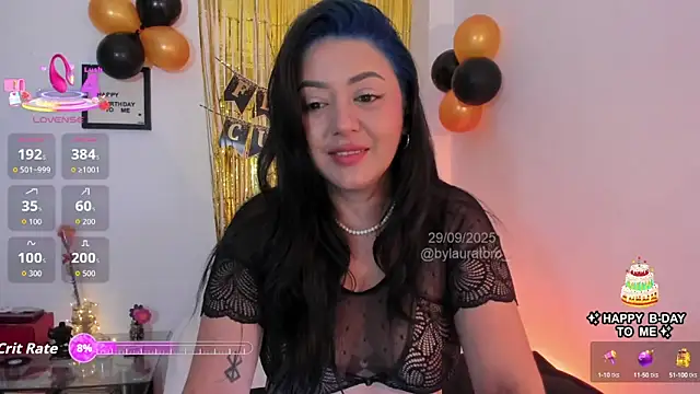 LauraToro  online show from September 29, 2025, 1:38 pm