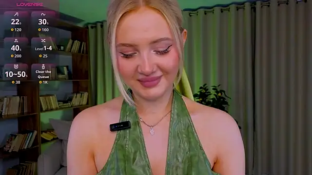 OlliviaBr0wn online show from July 9, 2026, 10:08 am