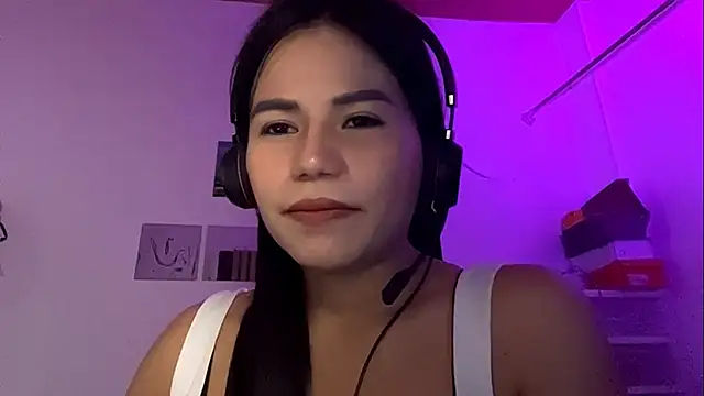 MartiCalvaruso online show from June 11, 2026, 8:34 am
