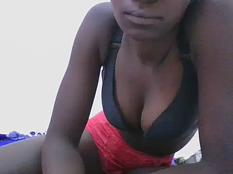 Snapshot of ebonypetite2 chatting on July 18, 2026, 4:27 am ebonypetite2 online show from July 18, 2026, 4:27 am