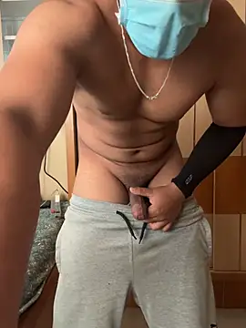 muscularZoro online show from June 16, 2026, 12:19 pm