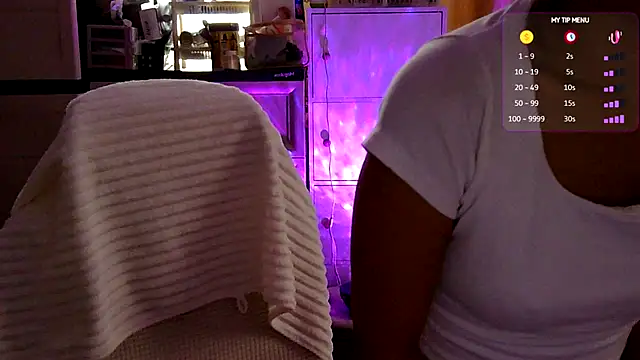 Snapshot of urgrl_portia chatting on July 24, 2026, 9:51 am urgrl portia online show from July 24, 2026, 9:51 am