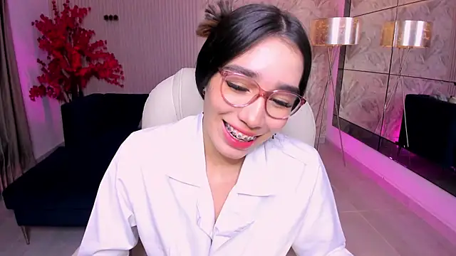 Snapshot of Emma_caarter_ chatting on July 8, 2026, 3:11 am Emma caarter online show from July 8, 2026, 3:11 am