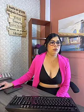 Snapshot of Brenda_Levine chatting on July 3, 2026, 11:38 am Brenda Levine online show from July 3, 2026, 11:38 am
