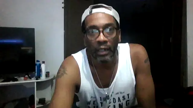 Snapshot of WildCravings chatting on June 10, 2026, 8:35 am WildCravings online show from June 10, 2026, 8:35 am
