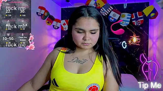 Snapshot of TifanyRoseX chatting on June 25, 2026, 8:02 pm TifanyRoseX online show from June 25, 2026, 8:02 pm