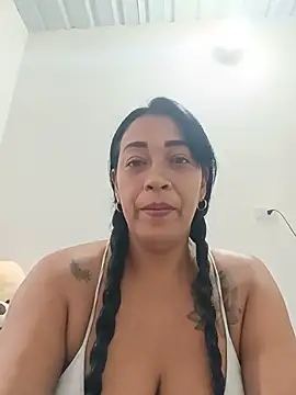 candelahot10 online show from July 3, 2026, 1:50 pm