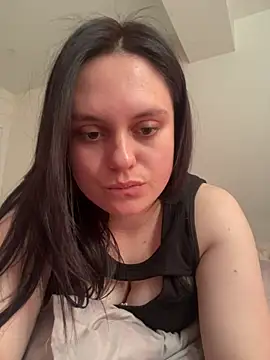 KiraLove777 online show from June 10, 2026, 2:27 pm