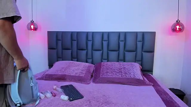Snapshot of DominicaAndLorenzo chatting on July 6, 2026, 1:41 pm DominicaAndLorenzo online show from July 6, 2026, 1:41 pm