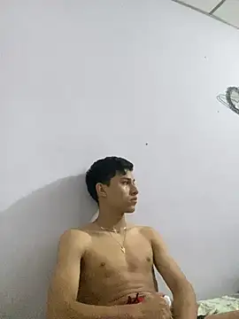 Snapshot of Antoni150906 chatting on June 10, 2026, 7:51 am Antoni150906 online show from June 10, 2026, 7:51 am
