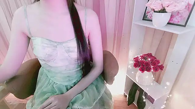 Snapshot of _Minzy2k7_ chatting on July 8, 2026, 10:47 pm Minzy2k7 online show from July 8, 2026, 10:47 pm