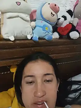 Adriananoir online show from July 7, 2026, 1:52 am