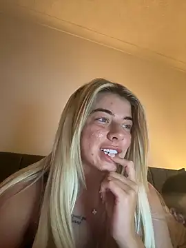 TaysummerB online show from July 4, 2026, 9:32 pm