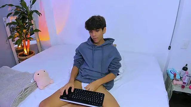 Snapshot of Samy_Twink chatting on June 25, 2026, 3:06 am Samy Twink online show from June 25, 2026, 3:06 am
