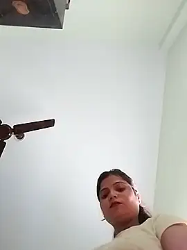 Snapshot of Missridhi chatting on June 18, 2026, 11:03 am Missridhi online show from June 18, 2026, 11:03 am