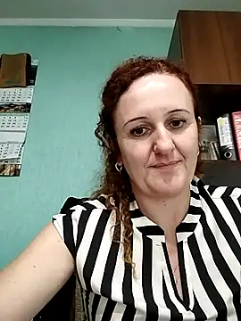 Snapshot of KarinaFlower99 chatting on July 14, 2026, 12:44 pm KarinaFlower99 online show from July 14, 2026, 12:44 pm