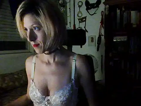 Snapshot of mina_here chatting on June 16, 2026, 2:03 am mina here online show from June 16, 2026, 2:03 am