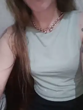 Snapshot of Luucy-Fer chatting on June 18, 2026, 9:52 pm Luucy-Fer online show from June 18, 2026, 9:52 pm
