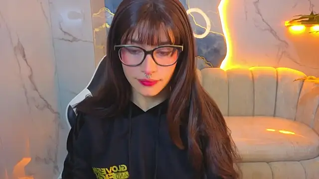 Lily Tx online show from June 18, 2026, 12:42 pm