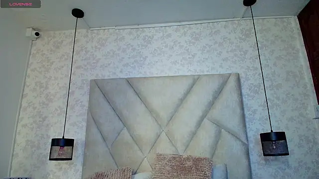 Snapshot of scarlat_rose chatting on July 3, 2026, 6:14 pm scarlat rose online show from July 3, 2026, 6:14 pm