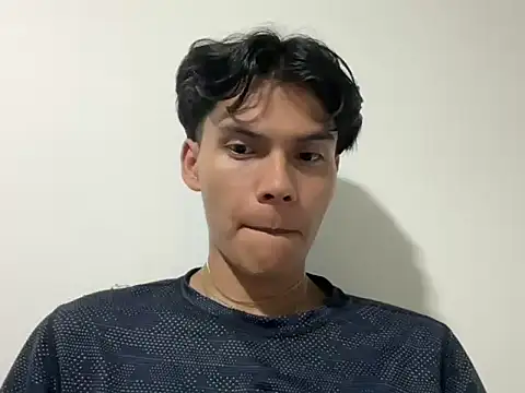 AlexKenm online show from June 12, 2026, 3:16 am