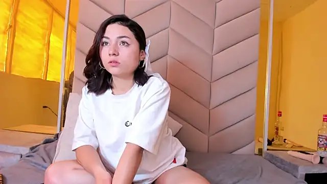 Snapshot of Eve_auraa69 chatting on July 18, 2026, 3:27 pm Eve auraa69 online show from July 18, 2026, 3:27 pm