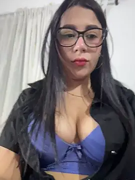 Lunna Elisa online show from August 9, 2026, 4:28 am