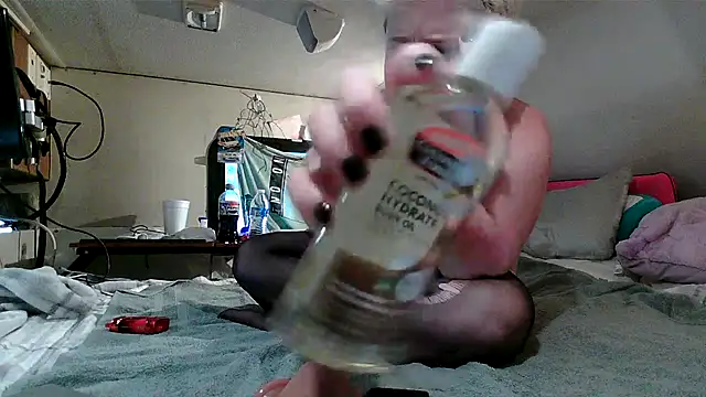 Snapshot of lillyannn321 chatting on June 14, 2026, 5:48 pm lillyannn321 online show from June 14, 2026, 5:48 pm