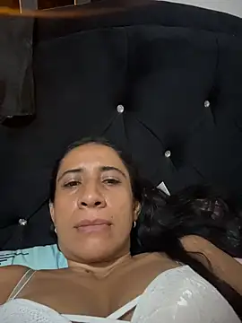 paolaqueenxx online show from June 14, 2026, 10:06 am