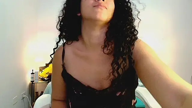 Isabella Sophia19 online show from July 18, 2026, 4:38 am
