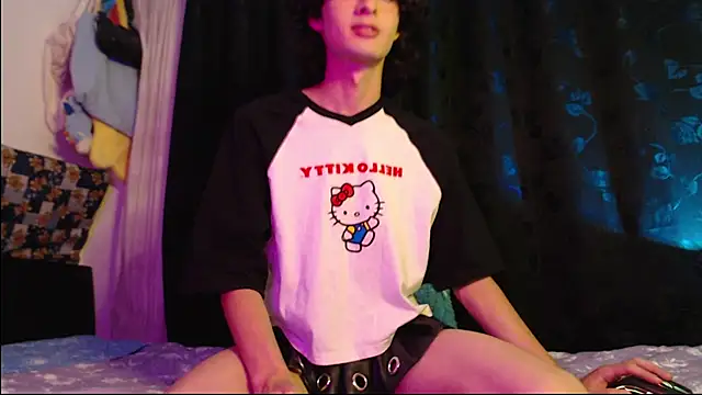 Snapshot of Naomi_uwu chatting on June 14, 2026, 7:21 am Naomi uwu online show from June 14, 2026, 7:21 am