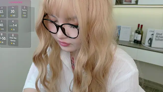Snapshot of sakuraclover chatting on June 20, 2026, 3:53 am sakuraclover online show from June 20, 2026, 3:53 am