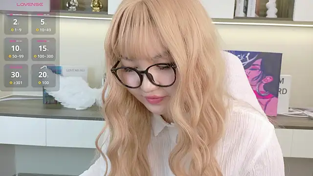 Snapshot of sakuraclover chatting on July 6, 2026, 12:13 pm sakuraclover online show from July 6, 2026, 12:13 pm