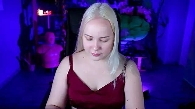 Snapshot of stellawatts chatting on July 12, 2026, 12:07 pm stellawatts online show from July 12, 2026, 12:07 pm