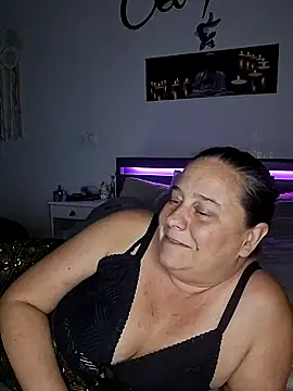 Snapshot of Madame100E chatting on July 1, 2026, 10:42 pm Madame100E online show from July 1, 2026, 10:42 pm