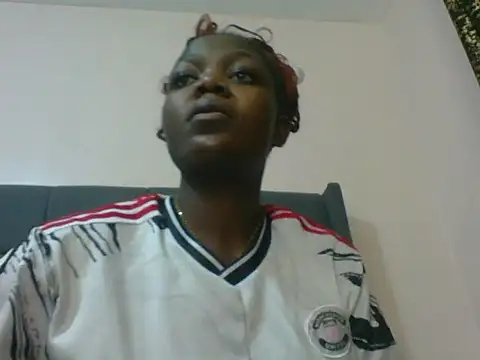 Snapshot of Black_prettty chatting on July 21, 2026, 10:34 pm Black prettty online show from July 21, 2026, 10:34 pm