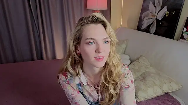 MarielRoloson online show from June 20, 2026, 7:05 pm