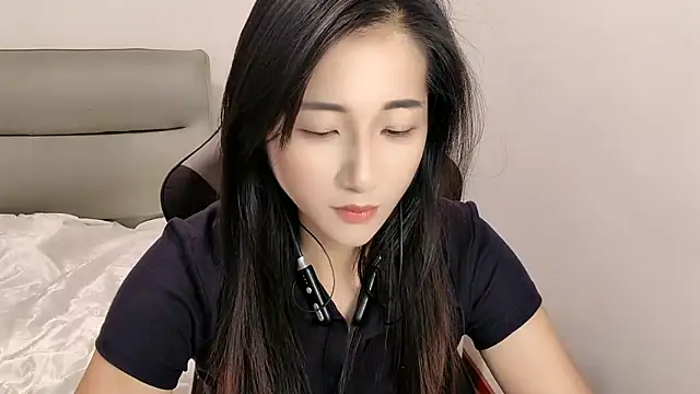 Qianqian-666 online show from June 23, 2026, 12:25 pm