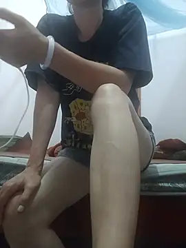 Snapshot of Bong_Hoa chatting on July 21, 2026, 11:51 pm Bong Hoa online show from July 21, 2026, 11:51 pm