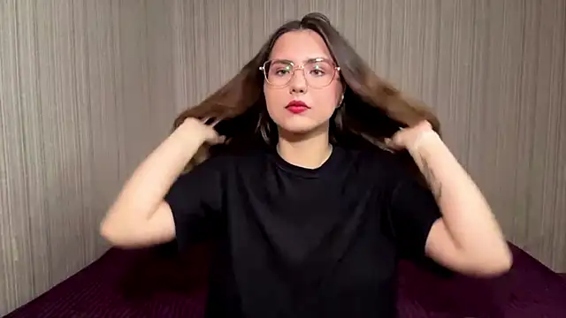 Mina Aston online show from July 29, 2026, 9:07 am