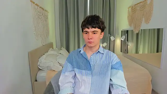 Snapshot of Ethan_Crowe chatting on July 31, 2026, 10:58 am Ethan Crowe online show from July 31, 2026, 10:58 am